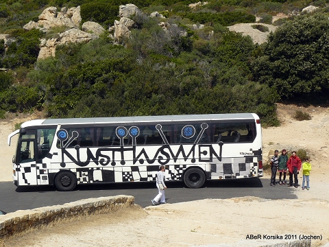Hundertwasserbus auf Korsika